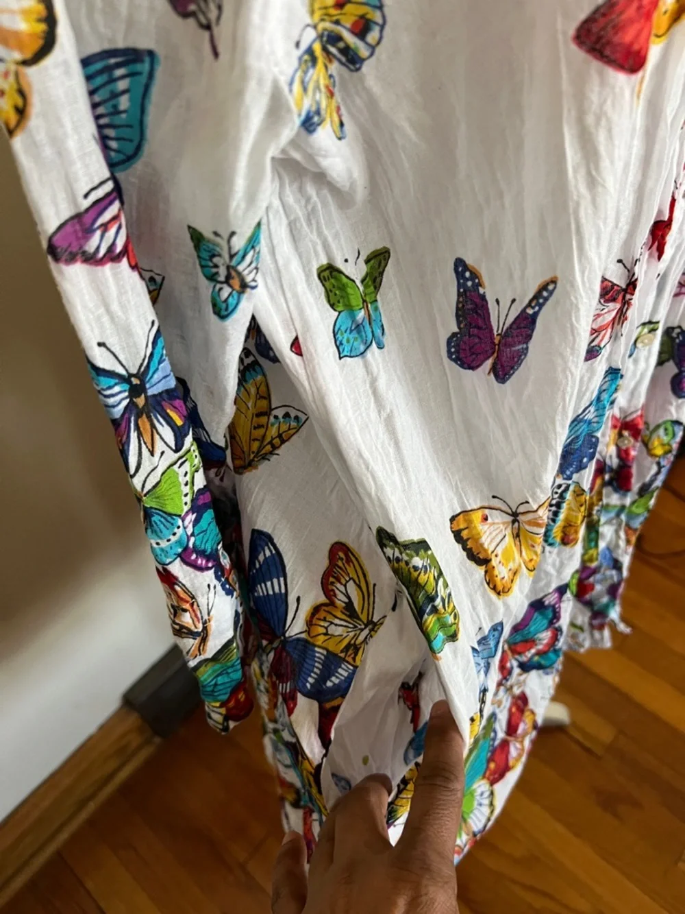 Colori di Mare White Button-Front Tunic with Butterfly Accent - Picture 5 of 12